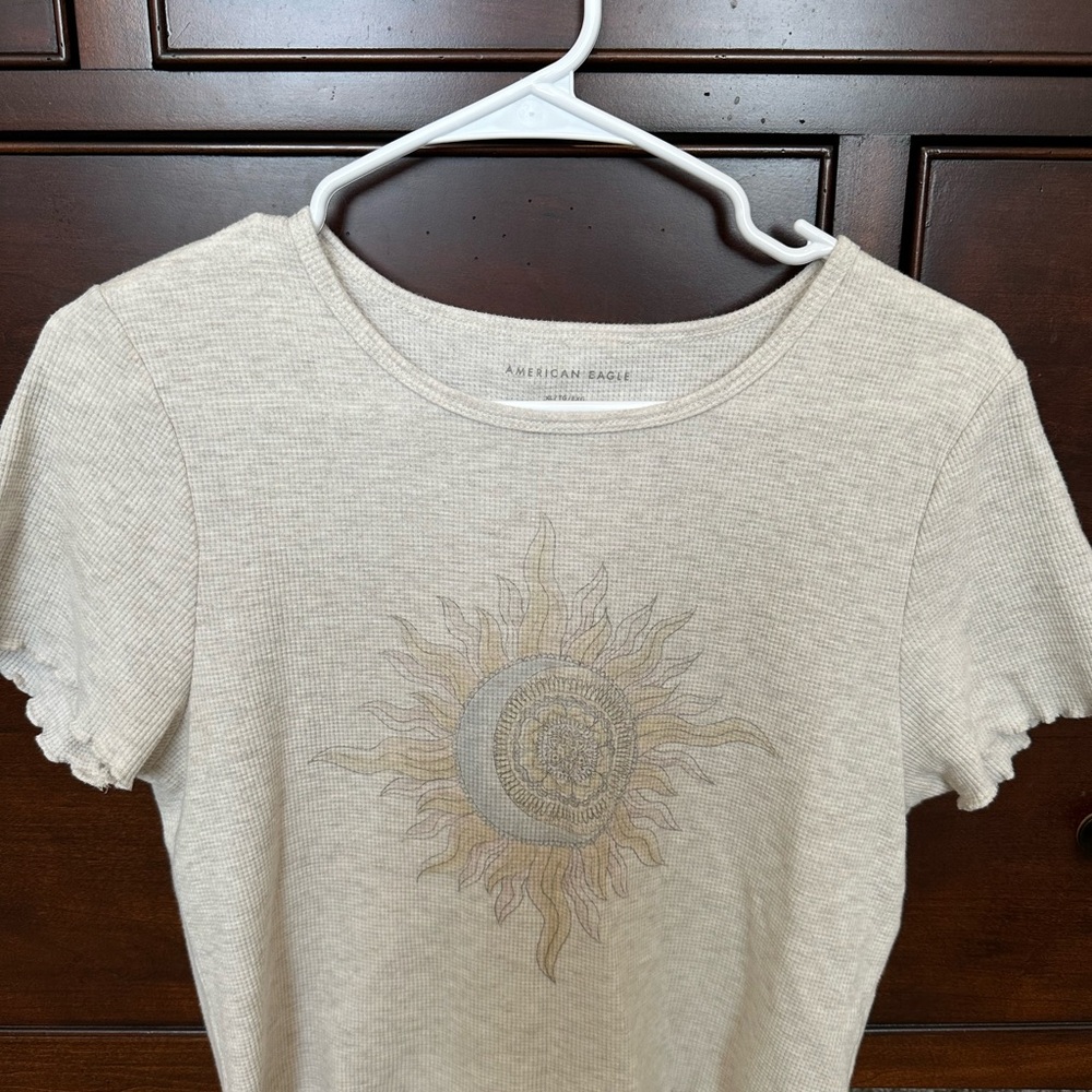 American Eagle Outfitters Beige Sun Graphic Tee